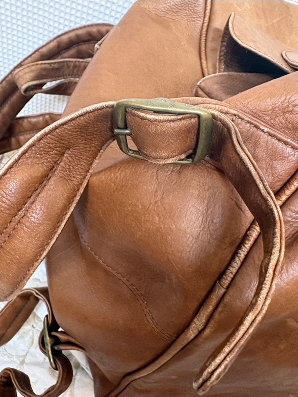 Cortez Colombian leather backpack - Picture 15 of 16
